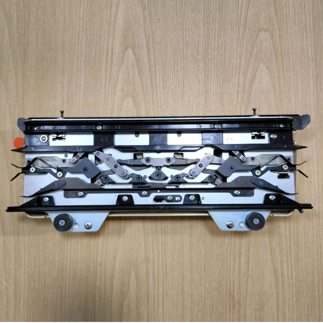 Toyota KS 901 Knitting Machine MAIN CARRIAGE Secondary image