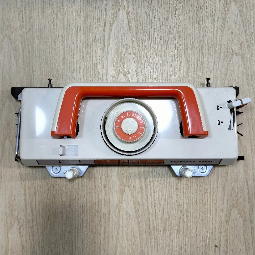 Toyota KS 901 Knitting Machine MAIN CARRIAGE Main image