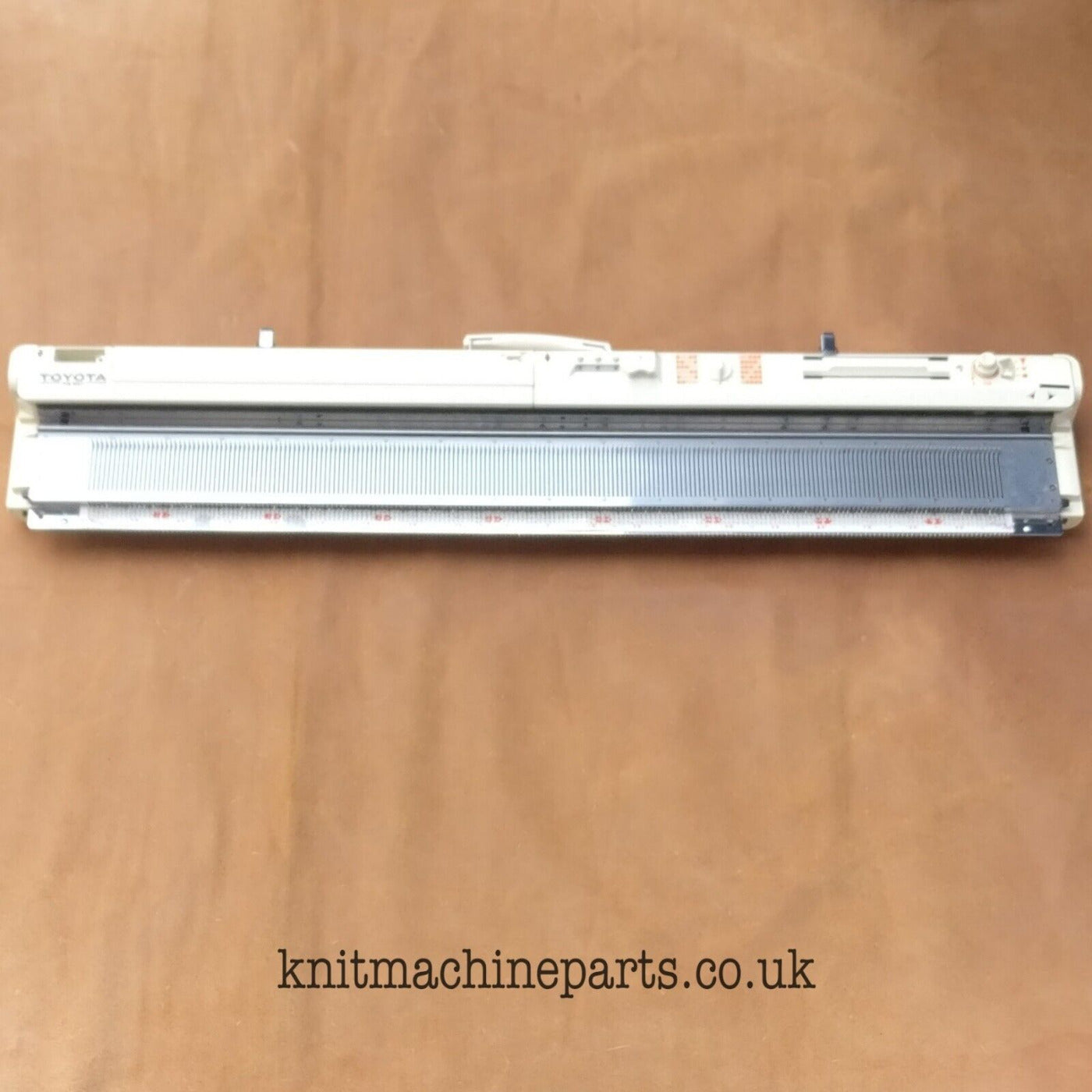 Toyota KS 901 Knitting Machine NEEDLE BED only