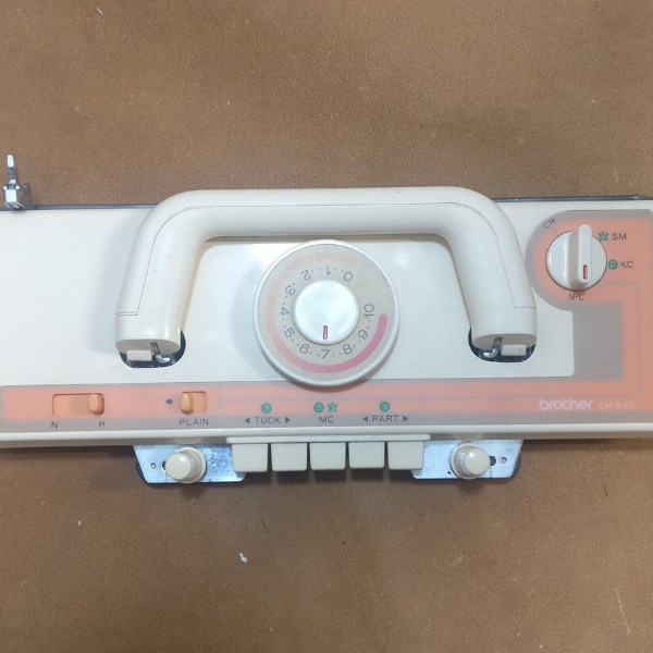 Brother KH-840 Knitting Machine MAIN CARRIAGE Main image