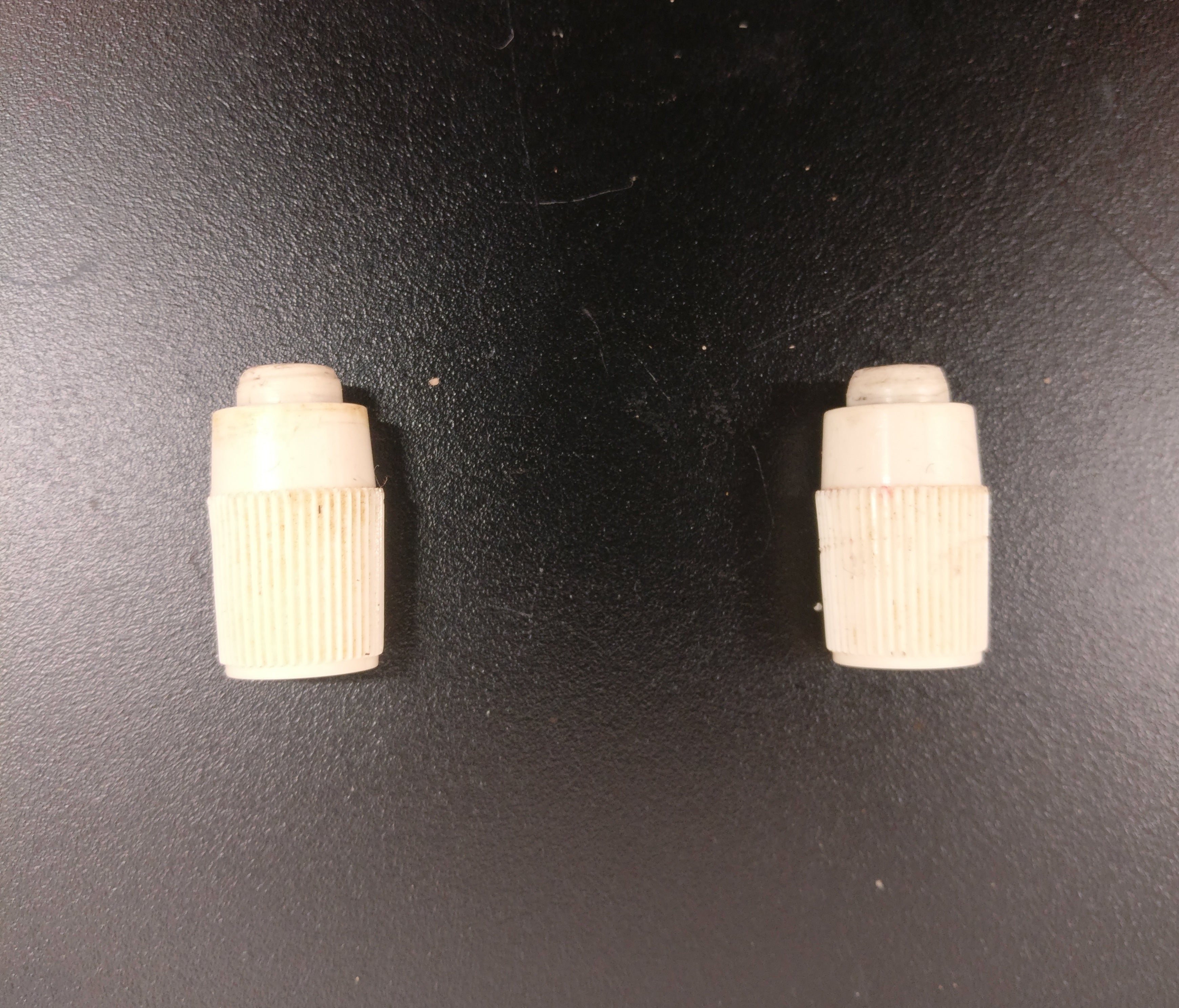 Knitmaster Mod 360K Carriage Plastic Thumb Screw Main image