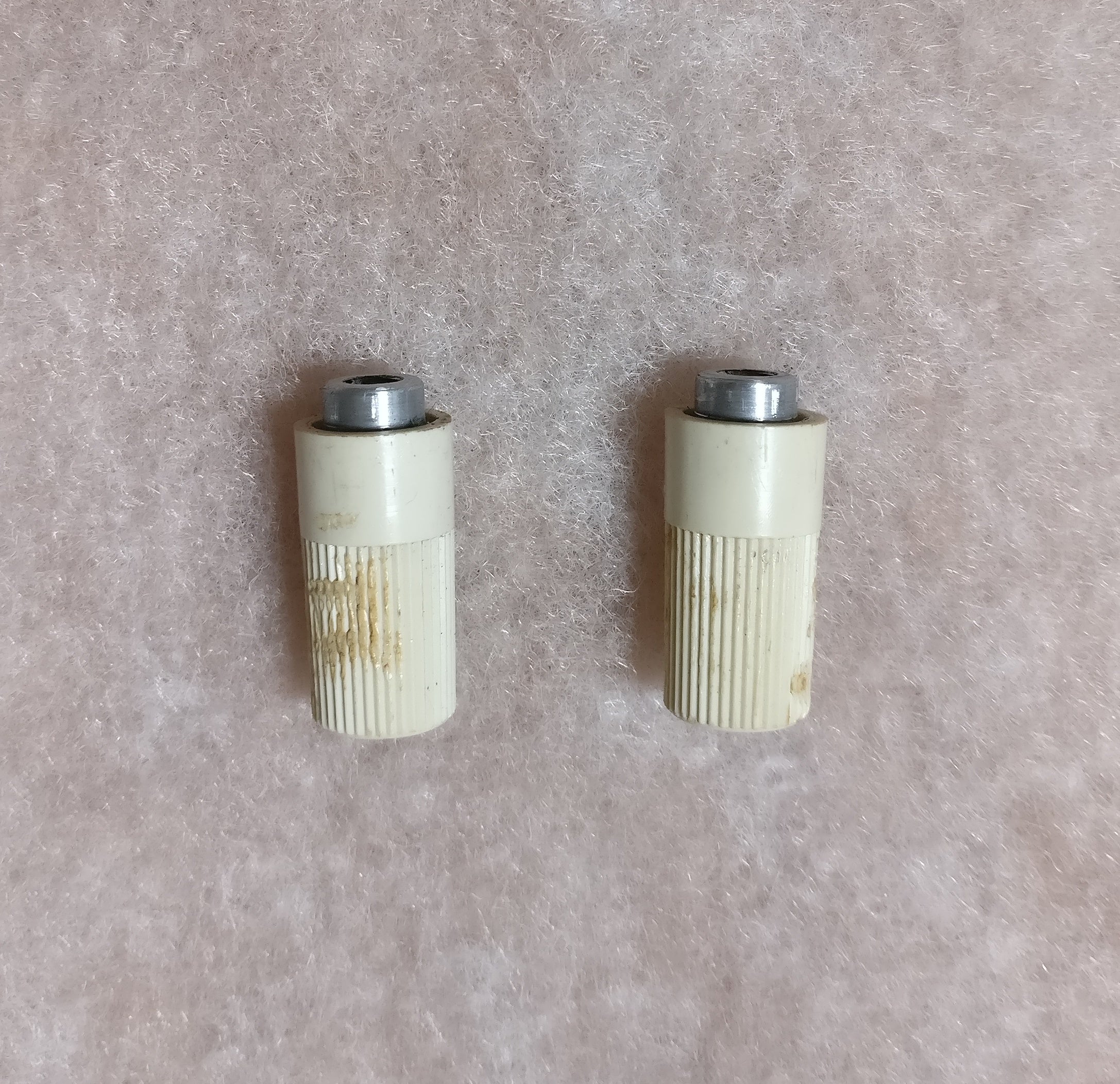 Knitmaster Mod 700 Carriage THUMB SCREWS