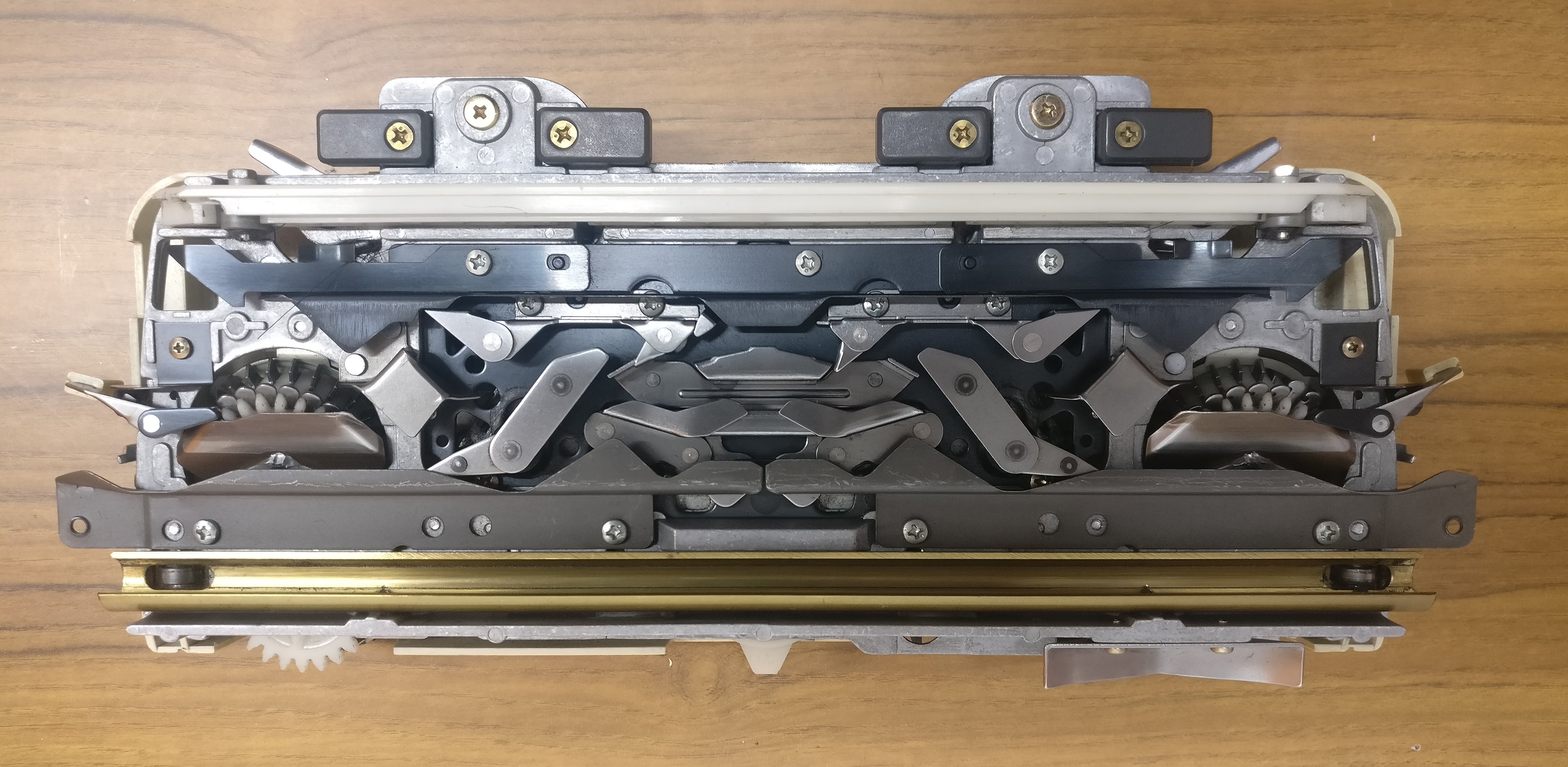 Knitmaster Zippy Plus Knitting Machine CARRIAGE Secondary image