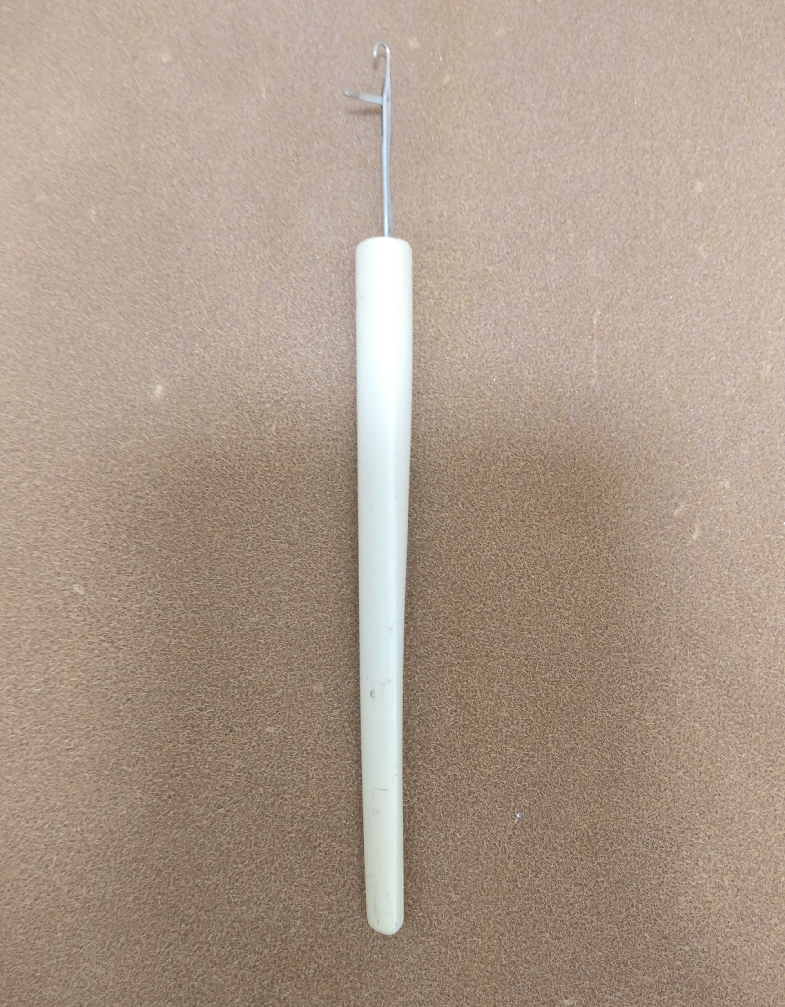 Brother KH-910 Electroknit LATCH TOOL Main image