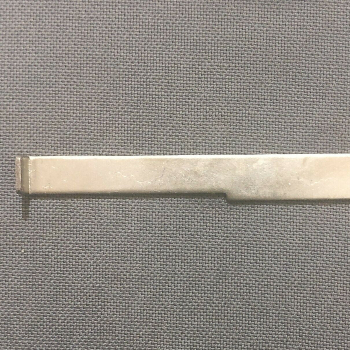 Knitmaster Mod 323 NEEDLE RETAINING BAR PUSHER