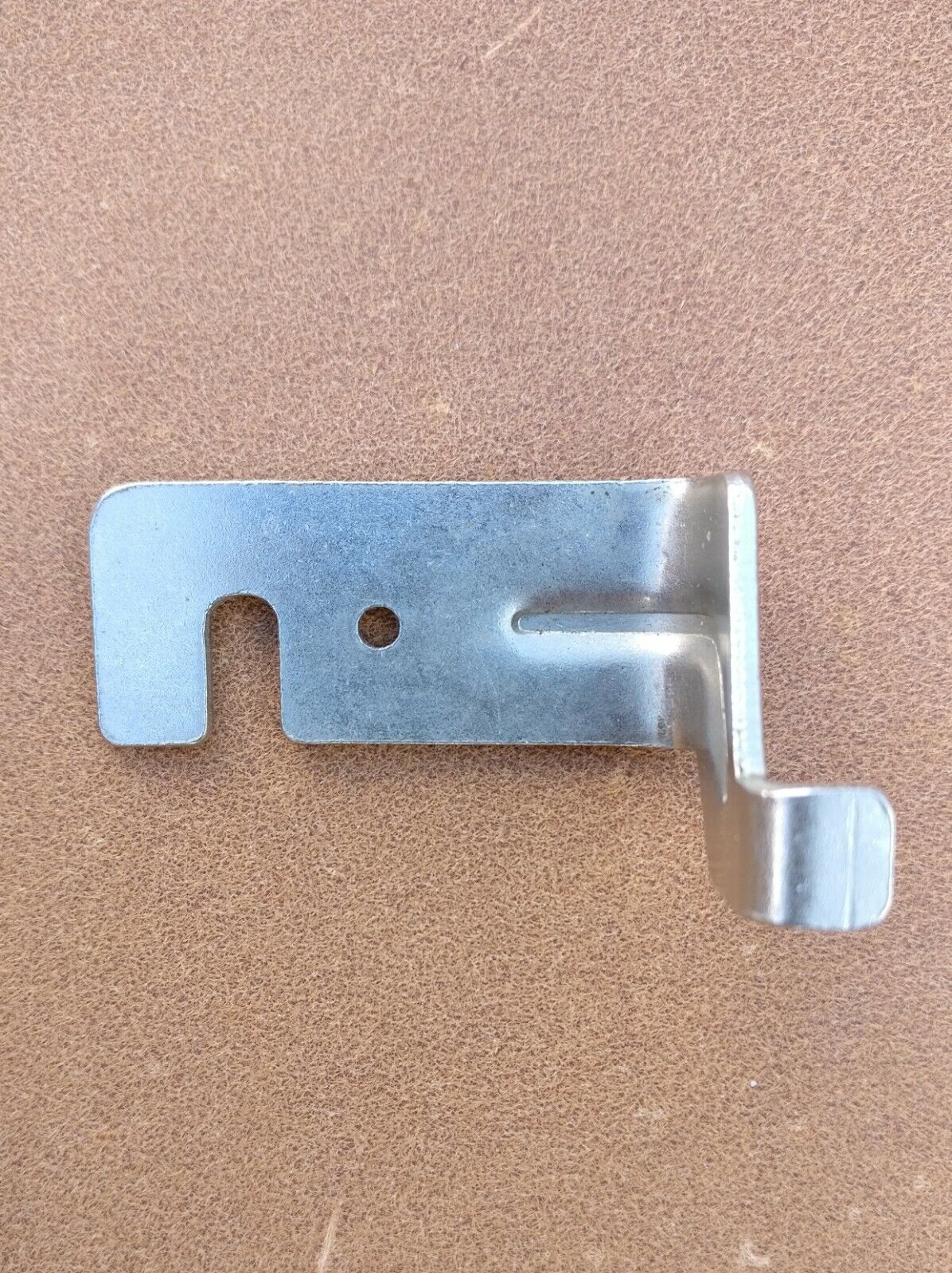 Empisal Knitmaster Mod 250 knitting machine CARRIAGE LOCK Main image