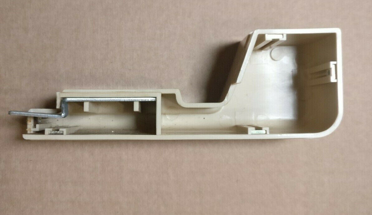 Knitmaster Mod 323 NEEDLE BED LEFT SIDE END EDGE PLASTIC