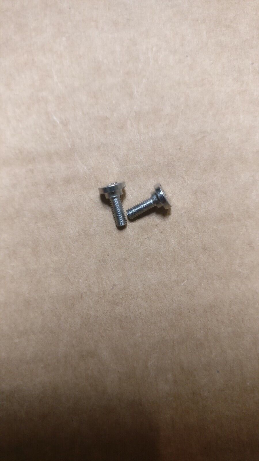 Knitmaster Mod 323 Row Counter HOLDING SCREWS Main image